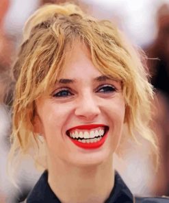 Maya Hawke Smiling Diamond Painting