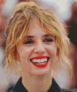 Maya Hawke Smiling Diamond Painting