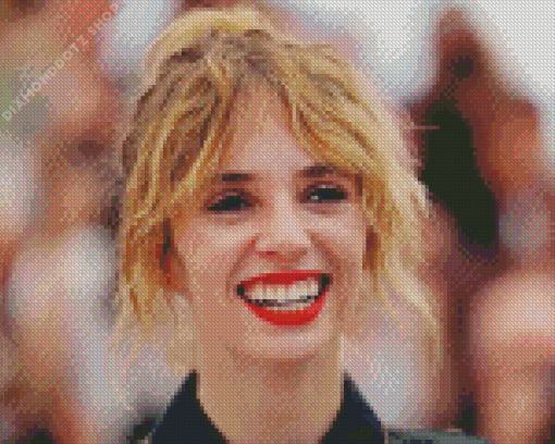 Maya Hawke Smiling Diamond Painting